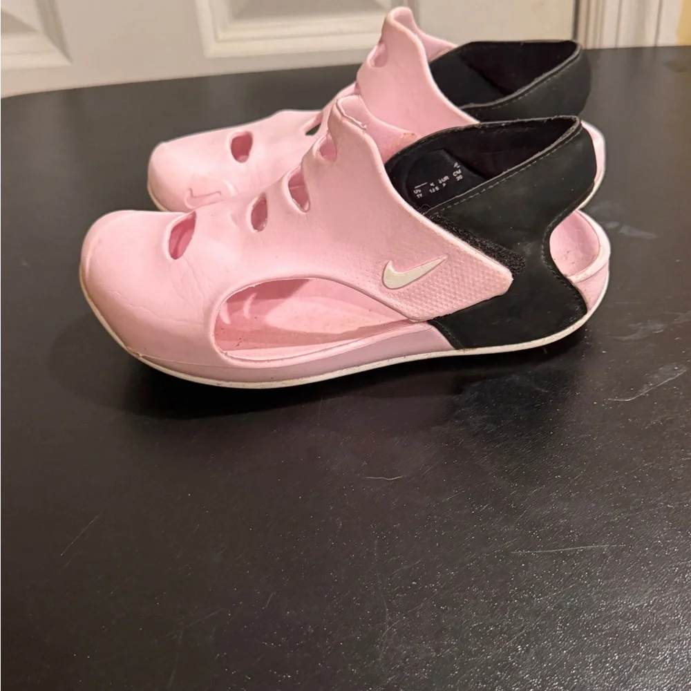 Nike Kids Pink and Black Shoes size 1Y